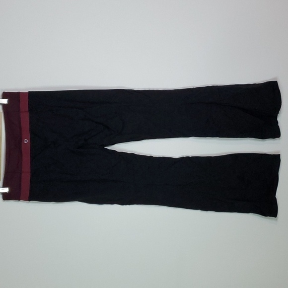 Lululemon black and maroon size 8 flared leg leggings - Picture 4 of 6